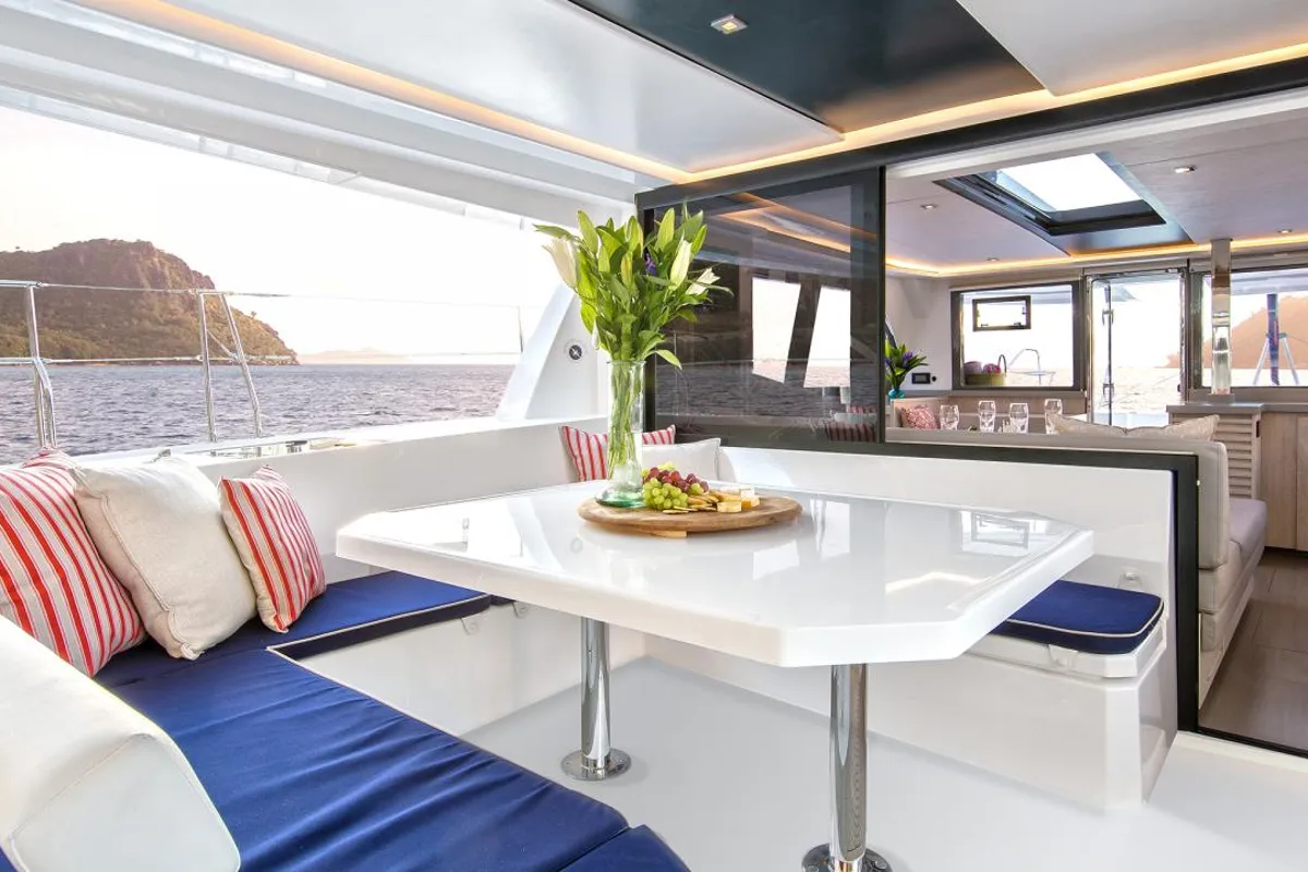 Salon of Moorings 4500L/10 Club, a Leopard 45 catamaran at Marigot, France