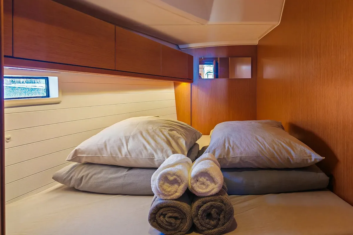 Cabin on Skrivena, a Bavaria Cruiser 46 sailboat at Kaštela, Croatia