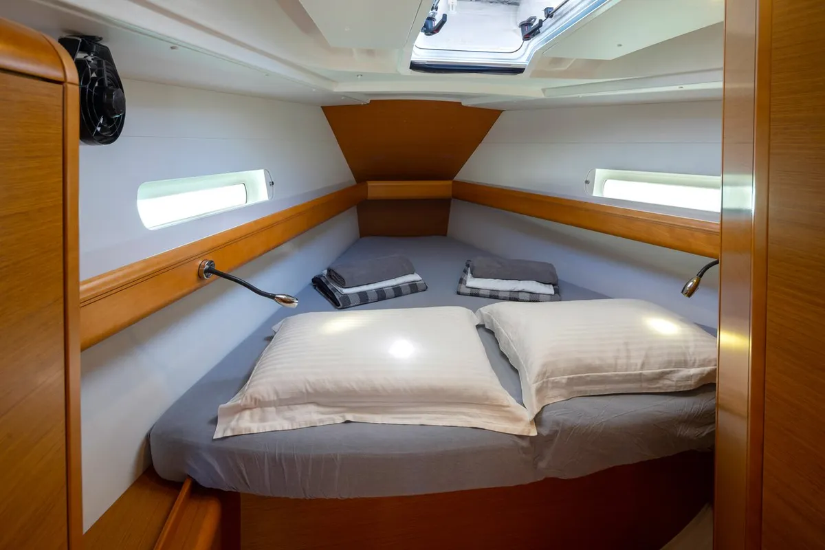 Cabin on Penelope, a Jeanneau Sun Odyssey 419 sailboat at Municipal Unit of Lefkada, Greece