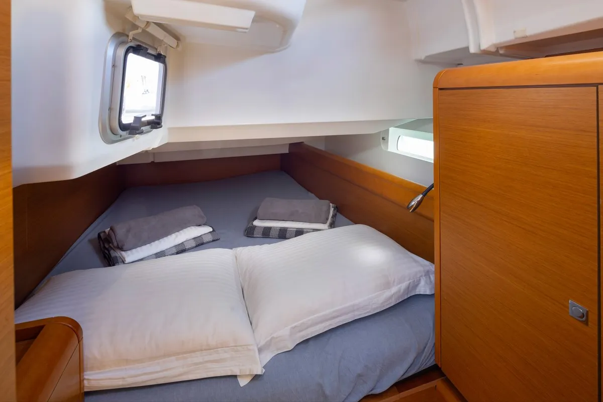 Cabin on Penelope, a Jeanneau Sun Odyssey 419 sailboat at Municipal Unit of Lefkada, Greece