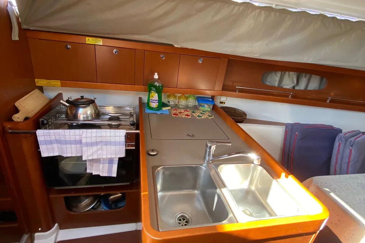 Galley of Felix, a Beneteau Oceanis 31 sailboat at Procida, Italy