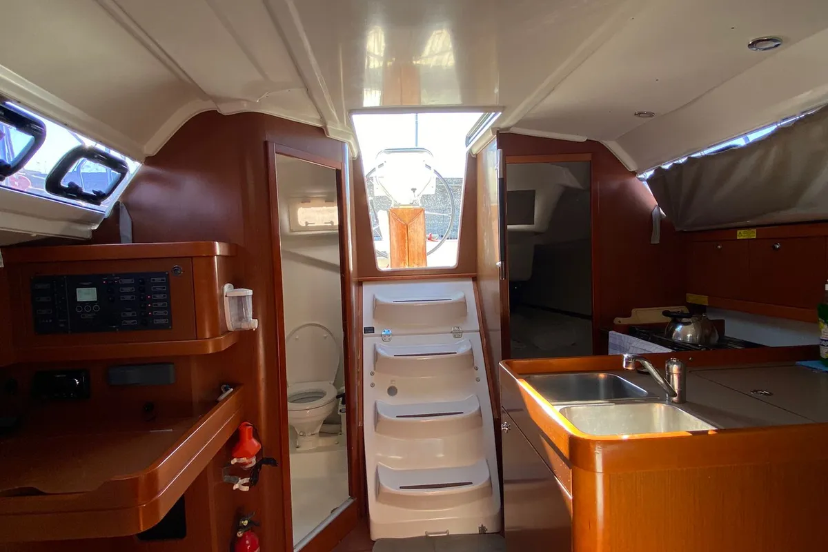 Galley of Felix, a Beneteau Oceanis 31 sailboat at Procida, Italy