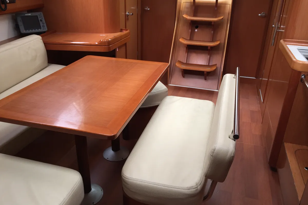 Salon of Silly Shark (GND), a Beneteau Oceanis 43 sailboat at St. George's, Grenada