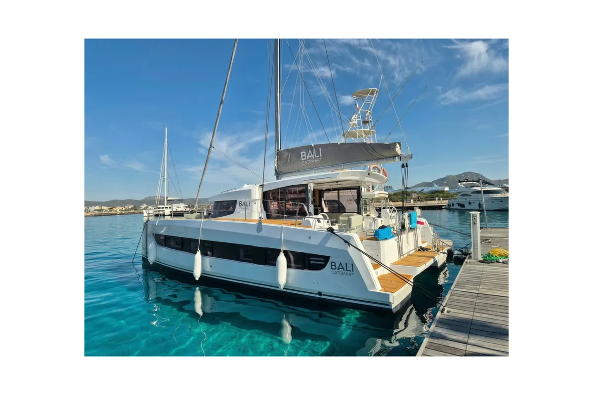 Comfort, a Bali Catsmart catamaran at Alameda, United States