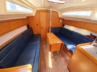 Salon of Fei Jian, a Bavaria Cruiser 33 sailboat at Mai Khao, Thailand