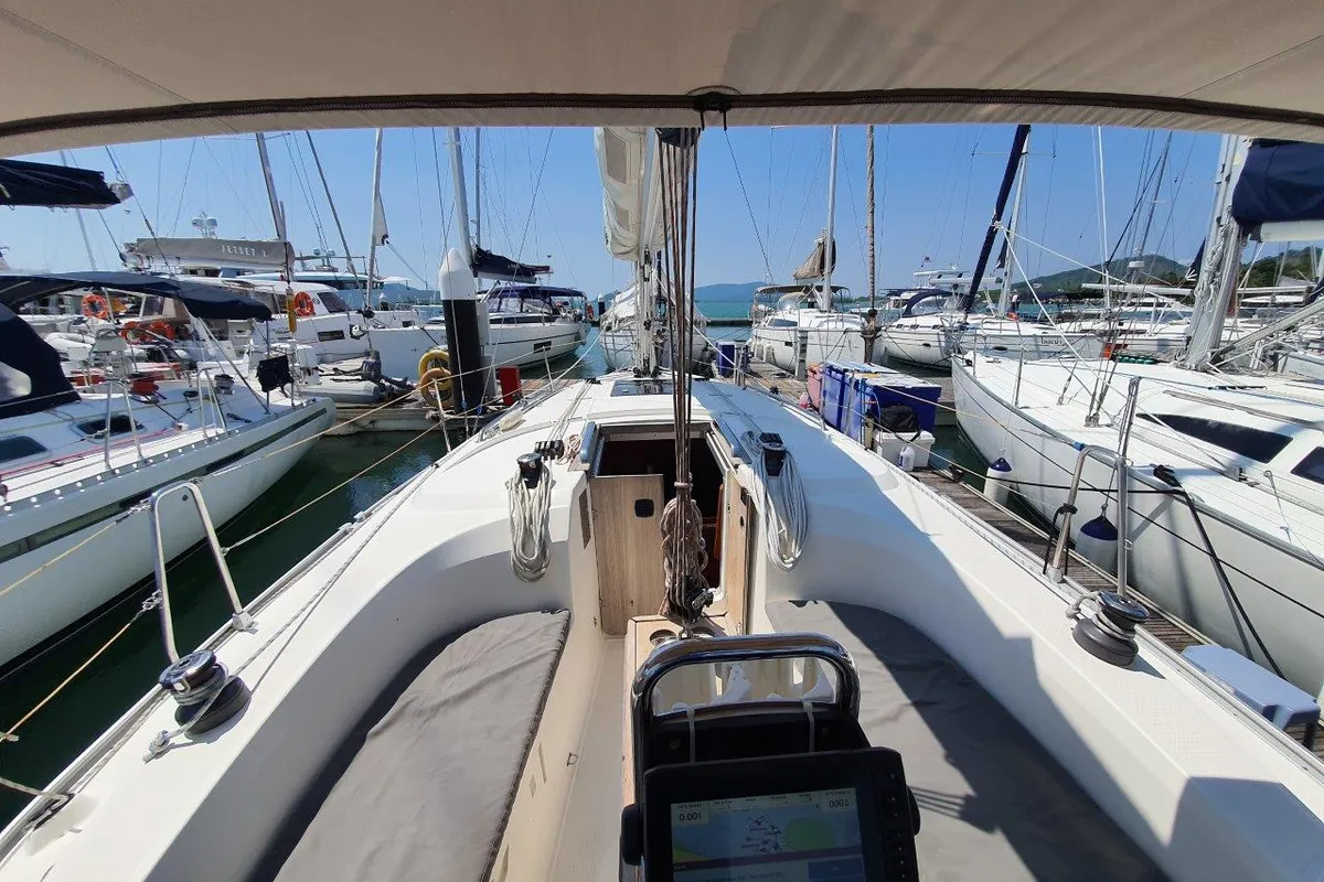 Deck of Fei Jian, a Bavaria Cruiser 33 sailboat at Mai Khao, Thailand