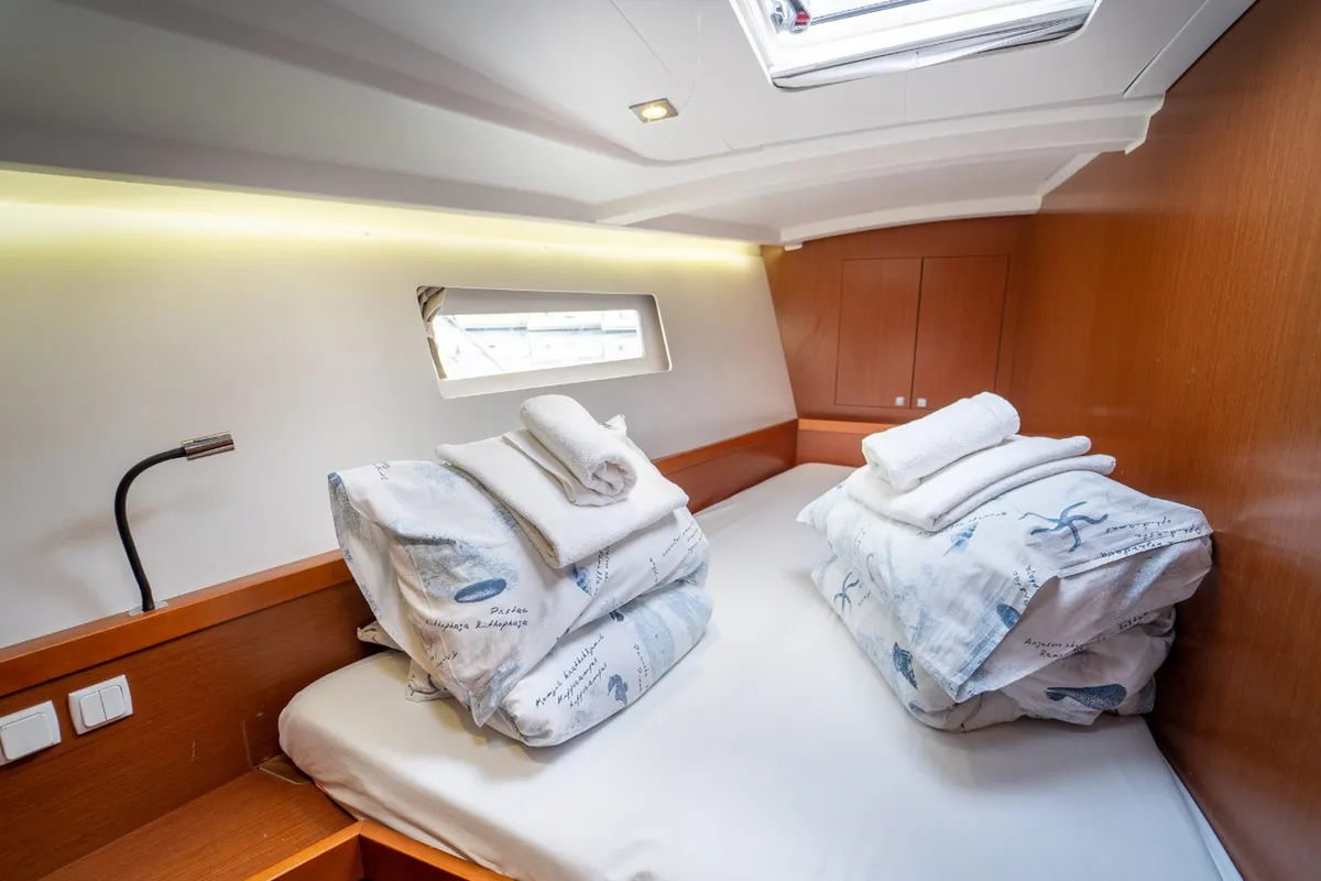 Cabin on Nesi 2, a Beneteau Oceanis 45 sailboat at Grad Kaštela, Croatia