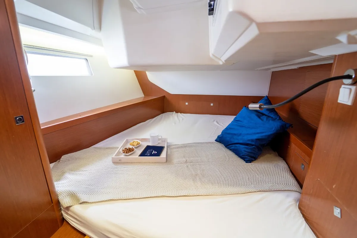 Cabin on Nesi 2, a Beneteau Oceanis 45 sailboat at Grad Kaštela, Croatia