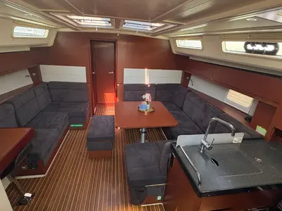Salon of Meryl, a Hanse 458 sailboat at Kaštela, Croatia