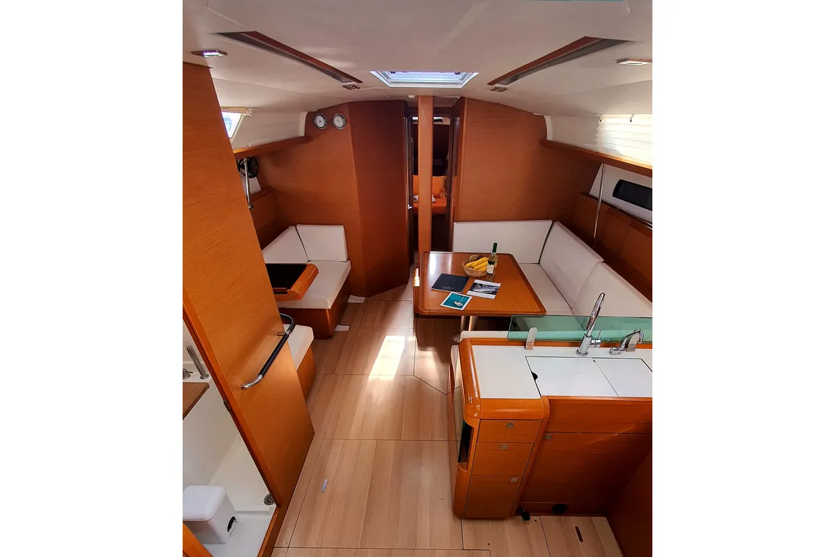 Salon of Kalli Zoi II, a Jeanneau Sun Odyssey 449 sailboat at Benitses, Greece
