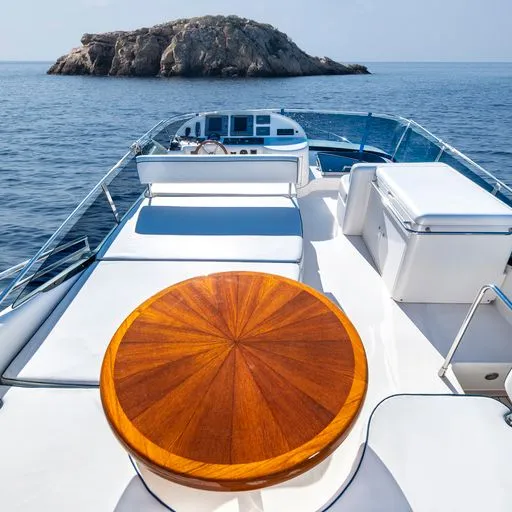 Deck of C&A, a Uniesse 55 motorboat at Τροκαντερό, Greece