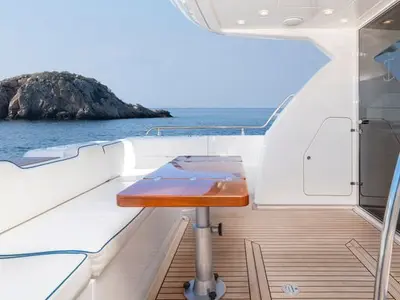 Deck of C&A, a Uniesse 55 motorboat at Τροκαντερό, Greece