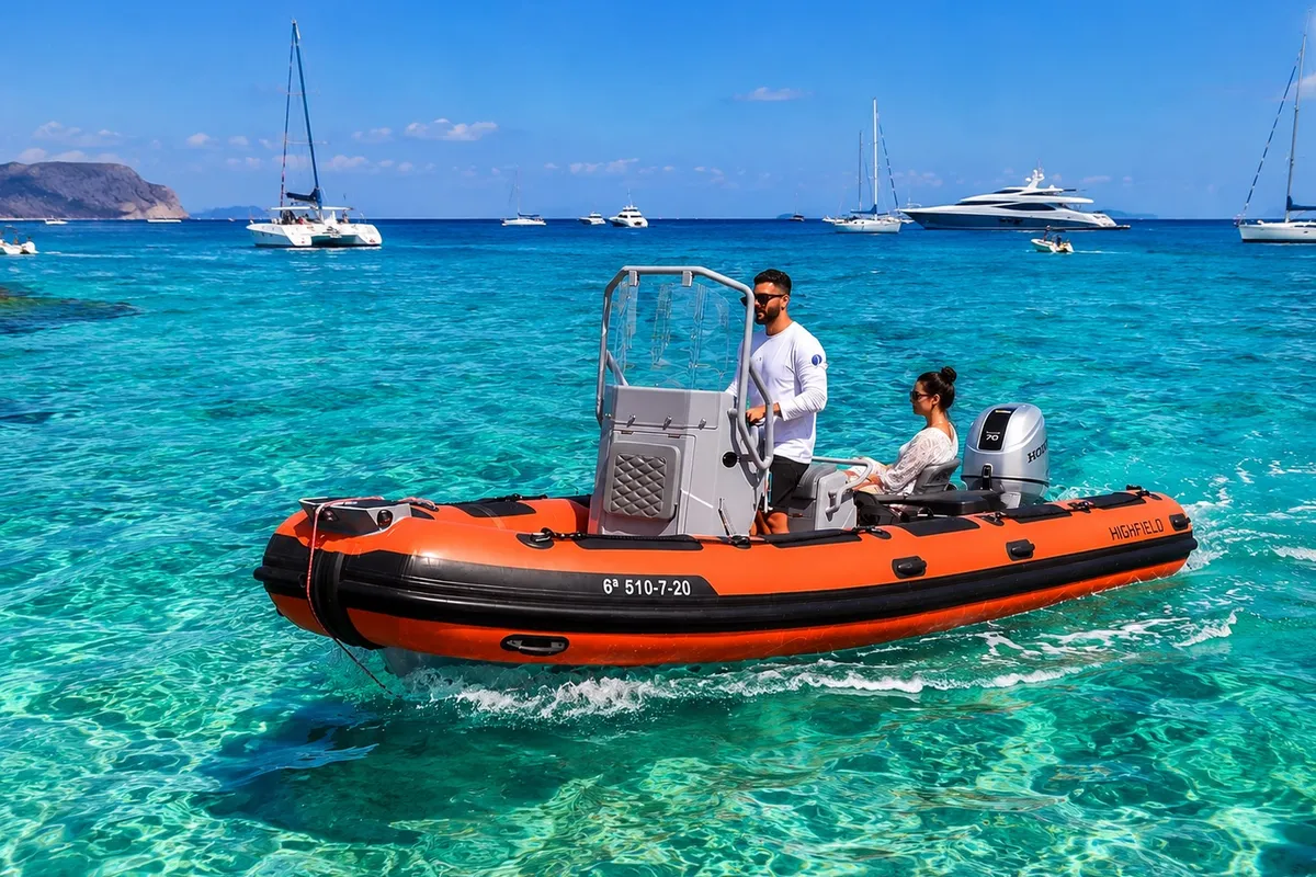 Highfielf Patrol 530, a Motorboat motorboat at Santa Eulària des Riu, Spain