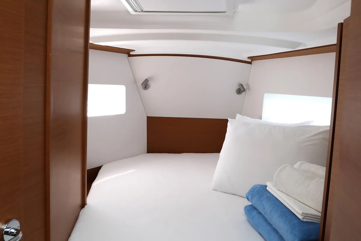 Cabin on Red Kiss, a Jeanneau Sun Odyssey 380 sailboat at Grad Pula, Croatia