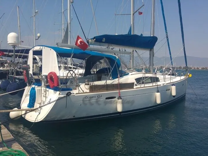 Exterior view of Filadelfo, a Beneteau Oceanis 43.4 sailboat at Fethiye, Turkey