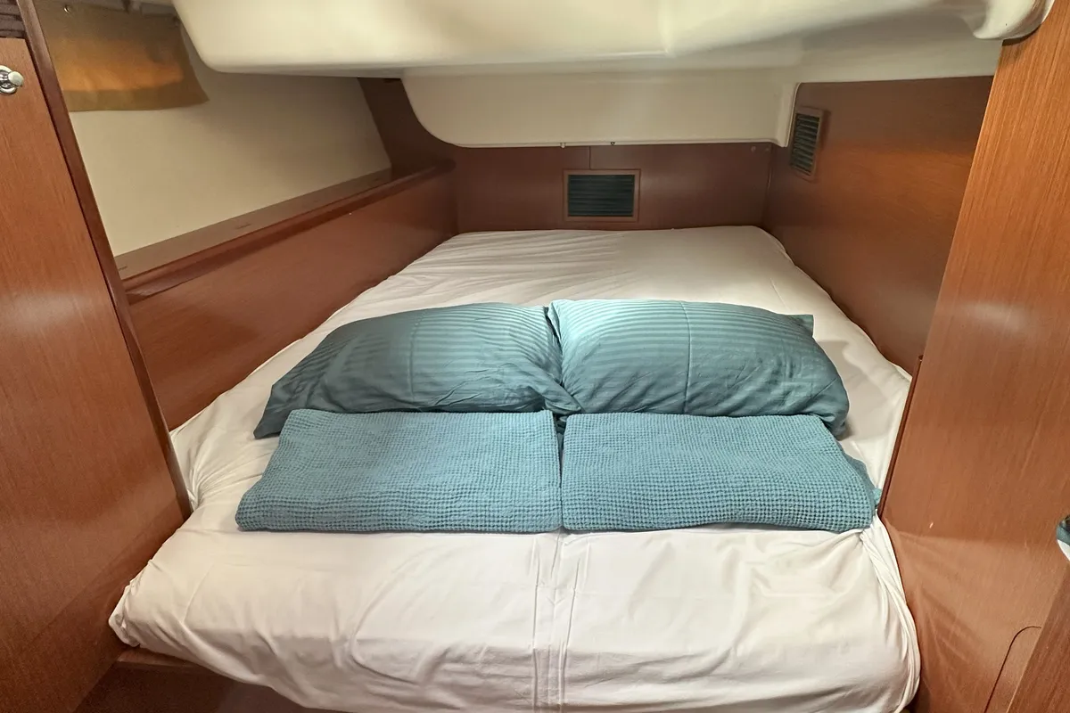 Cabin on Filadelfo, a Beneteau Oceanis 43.4 sailboat at Fethiye, Turkey