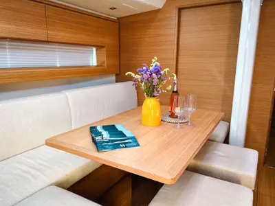 Salon of Premium, a Solaris 50 sailboat at Salerno, Italy