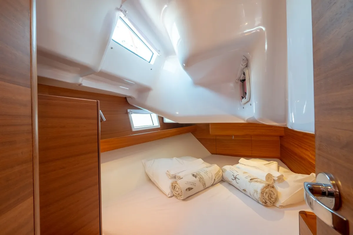 Cabin on Funky, a Elan Impression 40.1 sailboat at Split, Croatia