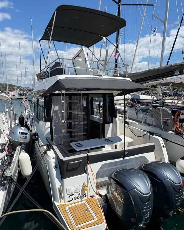 Exterior view of Solea, a Jeanneau Merry Fisher 1095 Fly motorboat at Jezera, Croatia