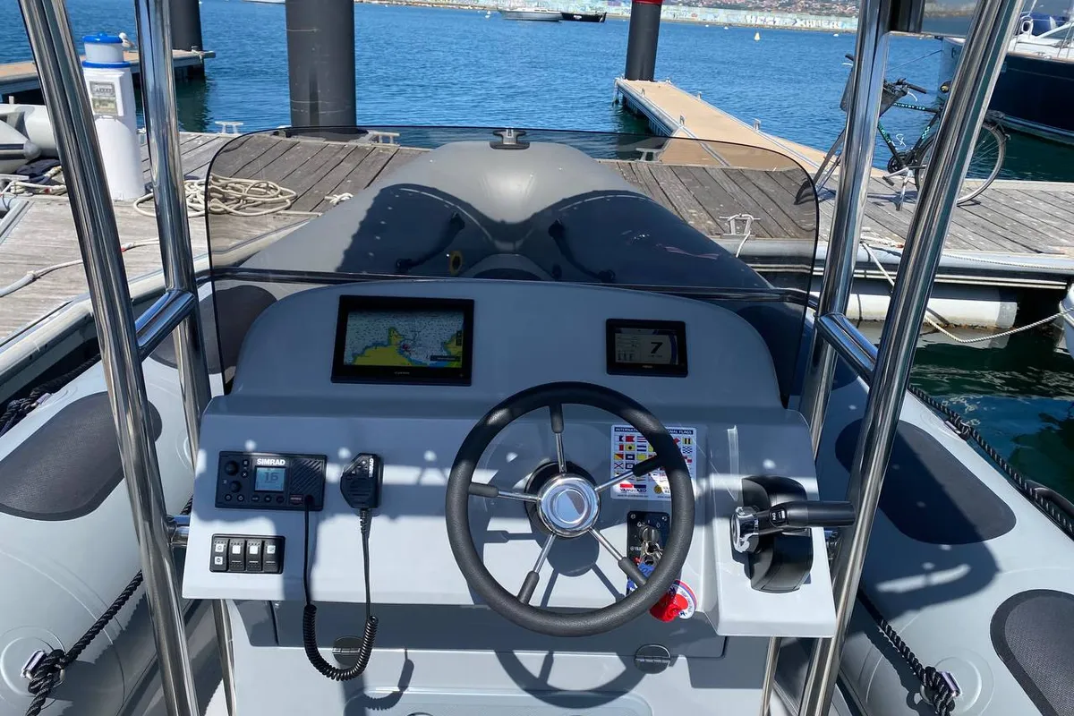Cockpit of Fog, a Gulet Vanguard DR-760 motorboat at Baiona, Spain