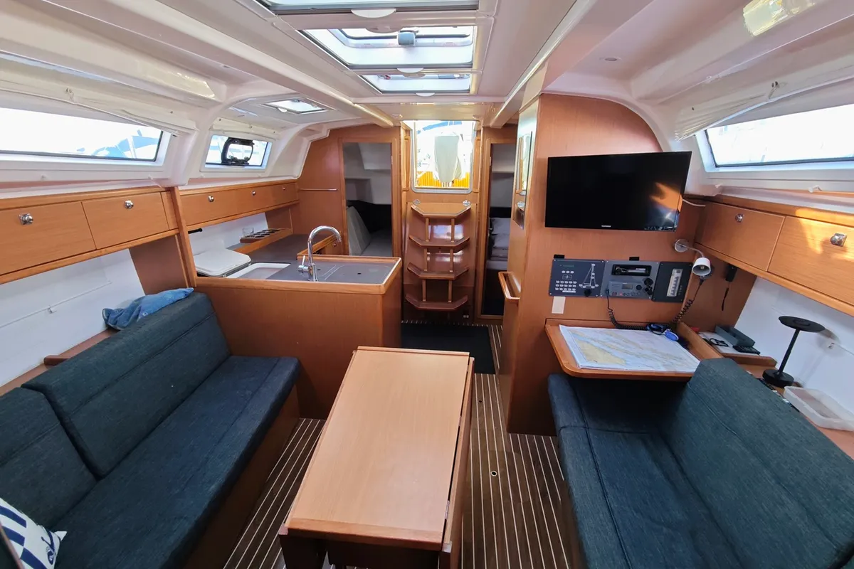 Salon of Atena, a Bavaria Cruiser 37 sailboat at Općina Sukošan, Croatia