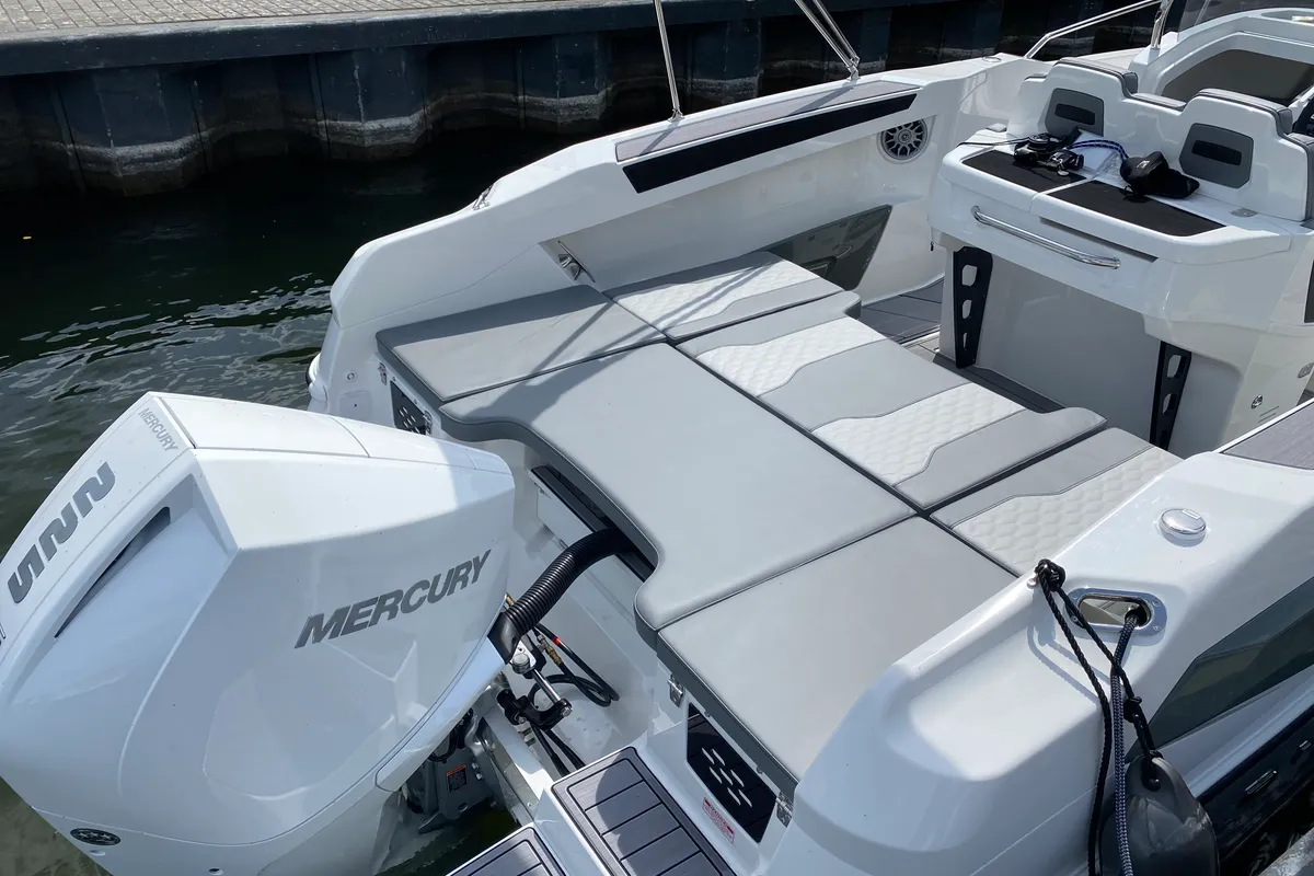 Karnic SL 702 Two, a Karnic SL 702 motorboat at Göhren-Lebbin, Germany