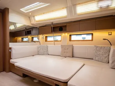 Salon of Calipso, a Beneteau Oceanis 51.1 sailboat at Salerno, Italy