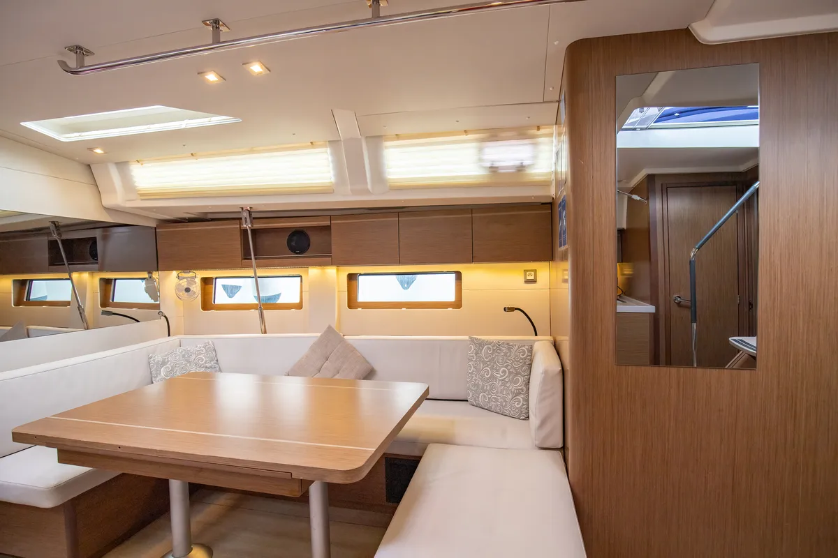 Salon of Calipso, a Beneteau Oceanis 51.1 sailboat at Salerno, Italy