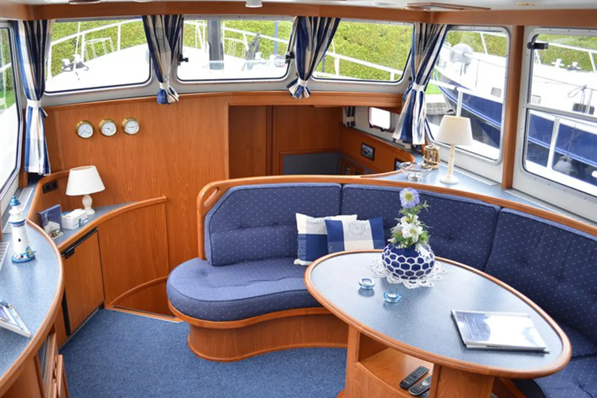Salon of Michelle, a De Drait Kotterjacht 12.2 GL motorboat at Woudsend, Netherlands