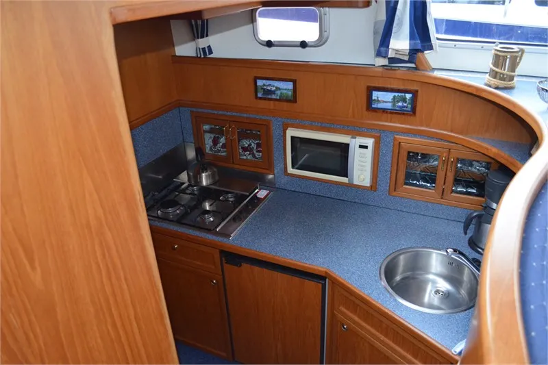 Galley of Michelle, a De Drait Kotterjacht 12.2 GL motorboat at Woudsend, Netherlands