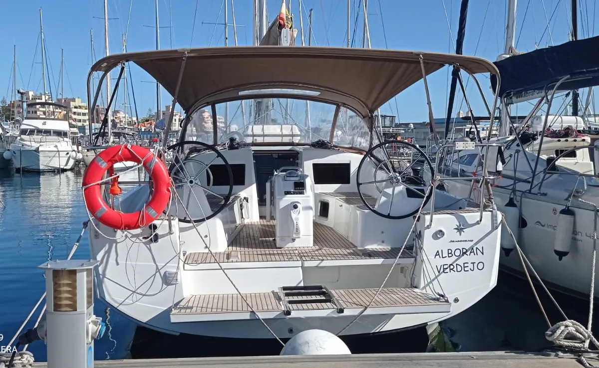 Cockpit of Verdejo (Las Galletas), a Jeanneau Sun Odyssey 410 sailboat at Elephant Butte Estates, United States