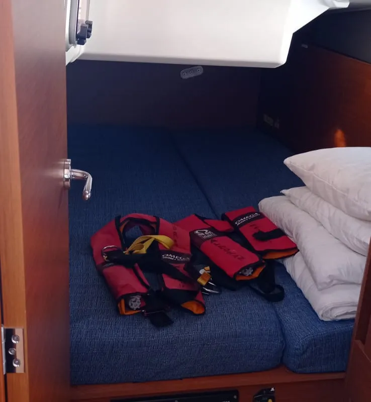 Cabin on Verdejo (Las Galletas), a Jeanneau Sun Odyssey 410 sailboat at Elephant Butte Estates, United States