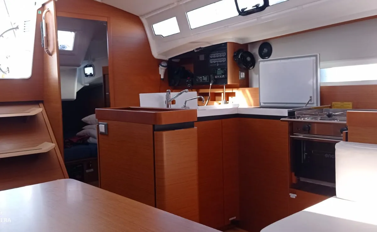 Galley of Verdejo (Las Galletas), a Jeanneau Sun Odyssey 410 sailboat at Elephant Butte Estates, United States