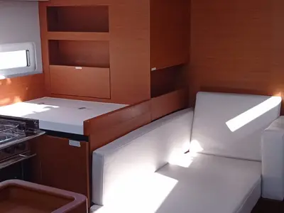 Galley of Verdejo (Las Galletas), a Jeanneau Sun Odyssey 410 sailboat at Elephant Butte Estates, United States