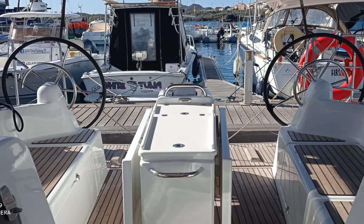 Deck of Verdejo (Las Galletas), a Jeanneau Sun Odyssey 410 sailboat at Elephant Butte Estates, United States
