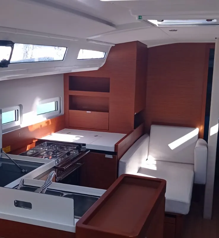 Galley of Verdejo (Las Galletas), a Jeanneau Sun Odyssey 410 sailboat at Elephant Butte Estates, United States