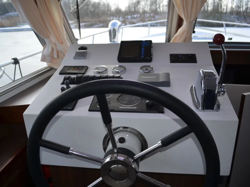 Cockpit of Drait 107, a De Drait Bravoure 40 motorboat at Drachten, Netherlands