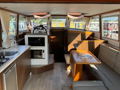 Salon of Drait 107, a De Drait Bravoure 40 motorboat at Drachten, Netherlands