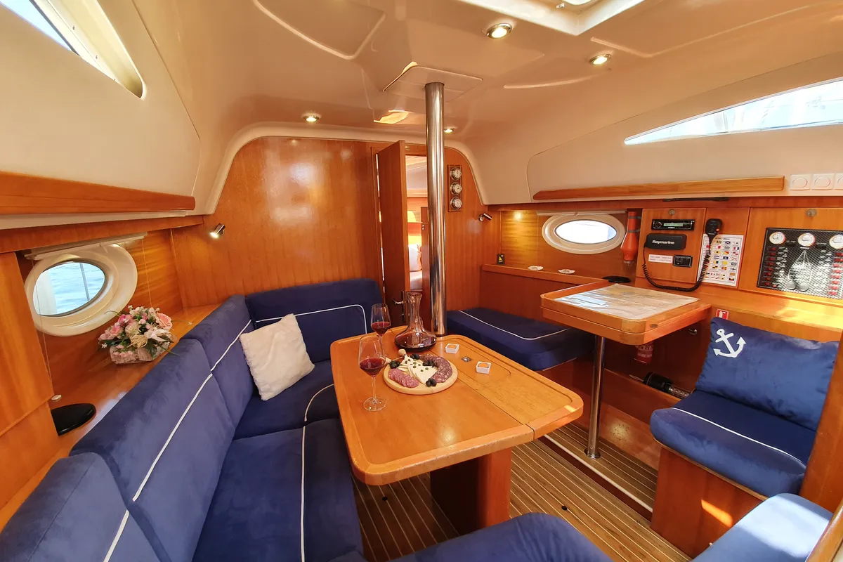 Salon of Vita I, a Elan 344 Impression sailboat at Jezera, Croatia