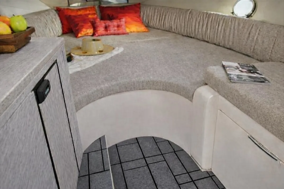 Cabin on no name, a Sessa Marine Key Largo 27 motorboat at Grad Trogir, Croatia