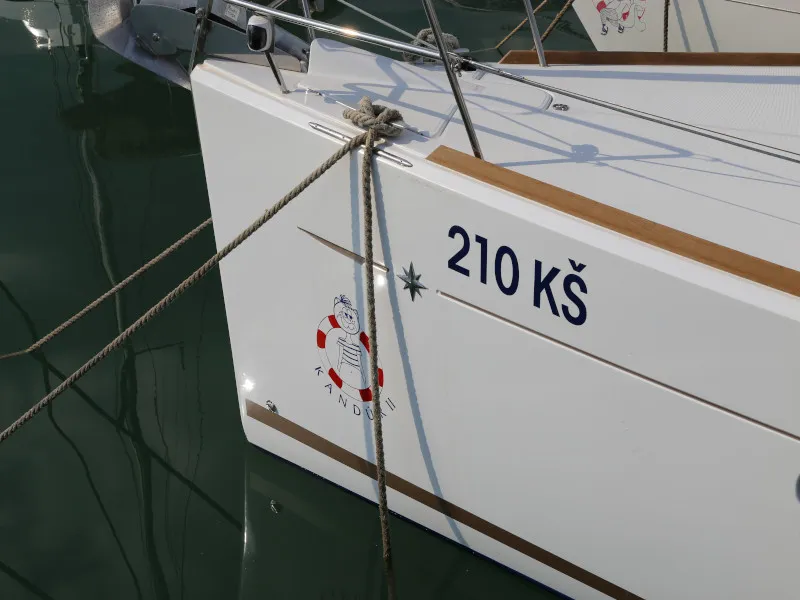 Exterior view of Kandur II, a Jeanneau Sun Odyssey 419 sailboat at Kaštela, Croatia