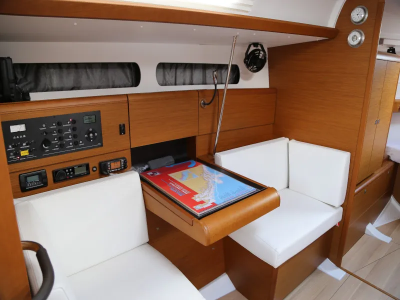 Salon of Kandur II, a Jeanneau Sun Odyssey 419 sailboat at Kaštela, Croatia