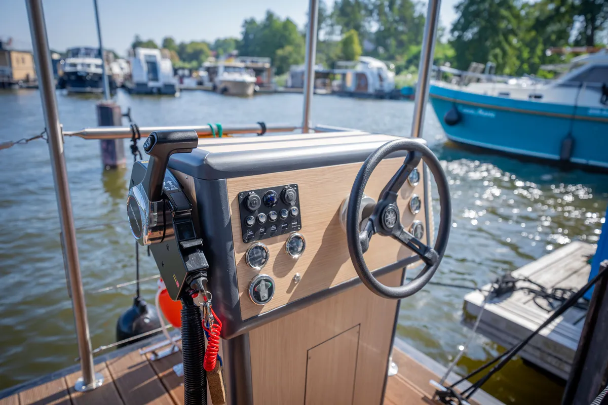 Cockpit of Aquila, a Woma D13 motorboat at Fürstenberg/Havel, Germany