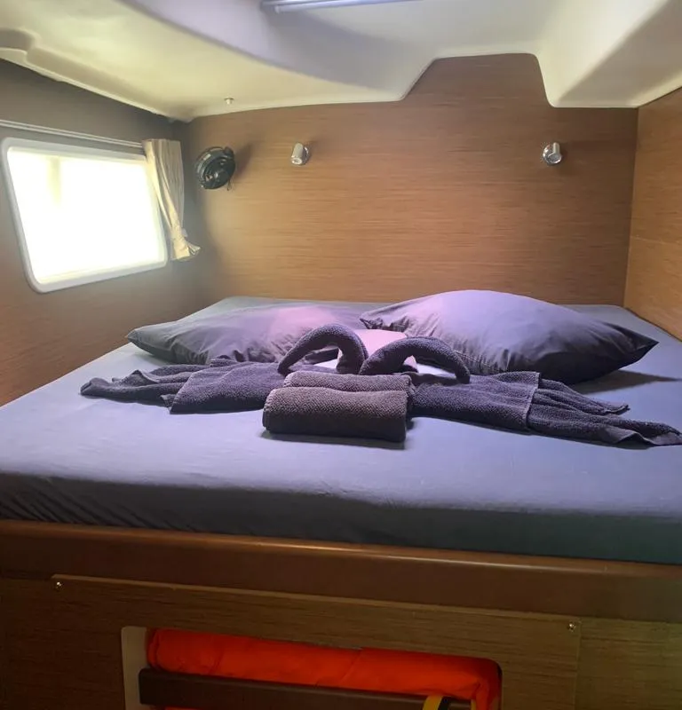 Cabin on Pampero, a Lagoon 380 catamaran at Roche Caiman, Seychelles