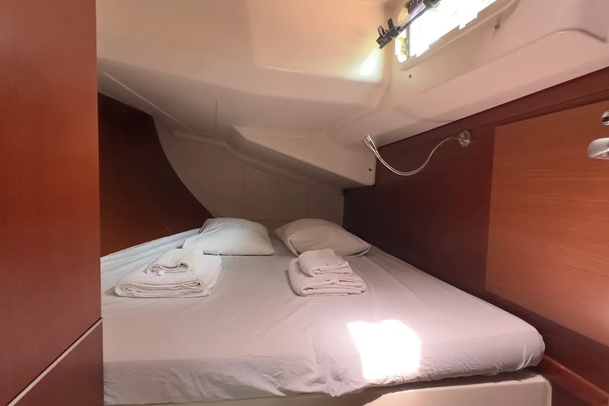 Cabin on Draco, a Hanse 445 sailboat at Fethiye, Turkey