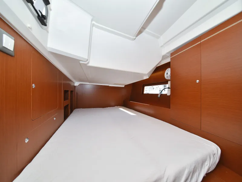 Cabin on Antonela M, a Beneteau Oceanis 46.1 sailboat at Zadar, Croatia