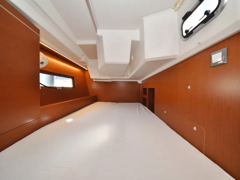Cabin on Antonela M, a Beneteau Oceanis 46.1 sailboat at Zadar, Croatia