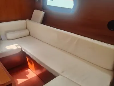 Salon of Paulina, a Beneteau Oceanis 41.1 sailboat at Procida, Italy