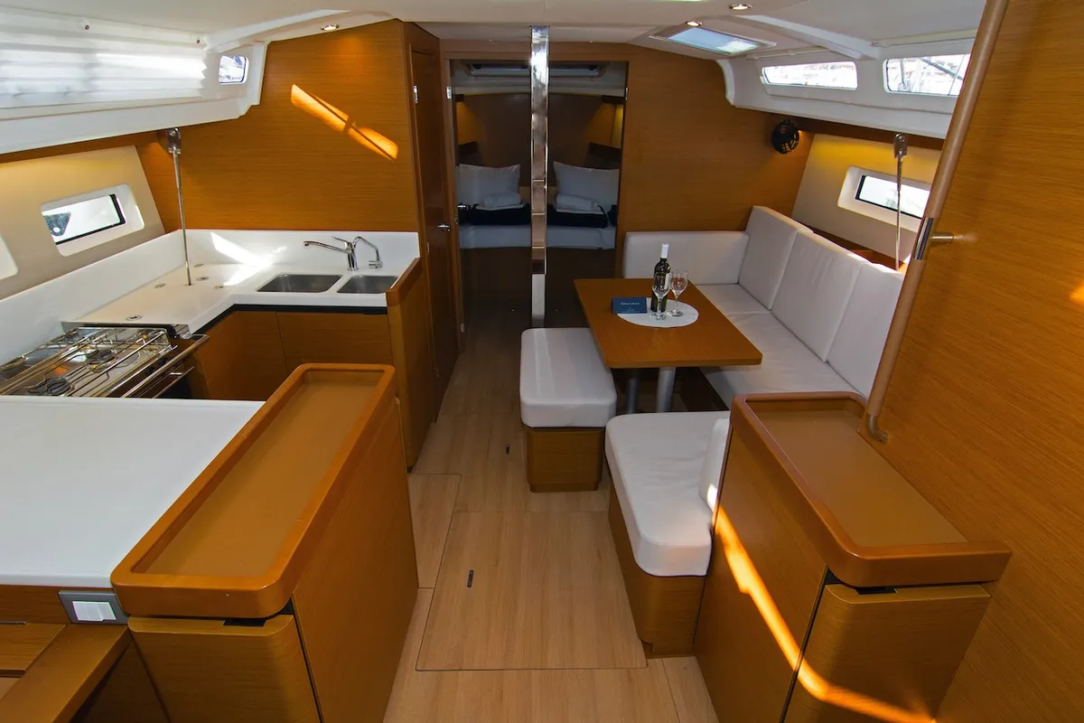 Salon of Tanpopo, a Jeanneau Sun Odyssey 440 sailboat at Split, Croatia