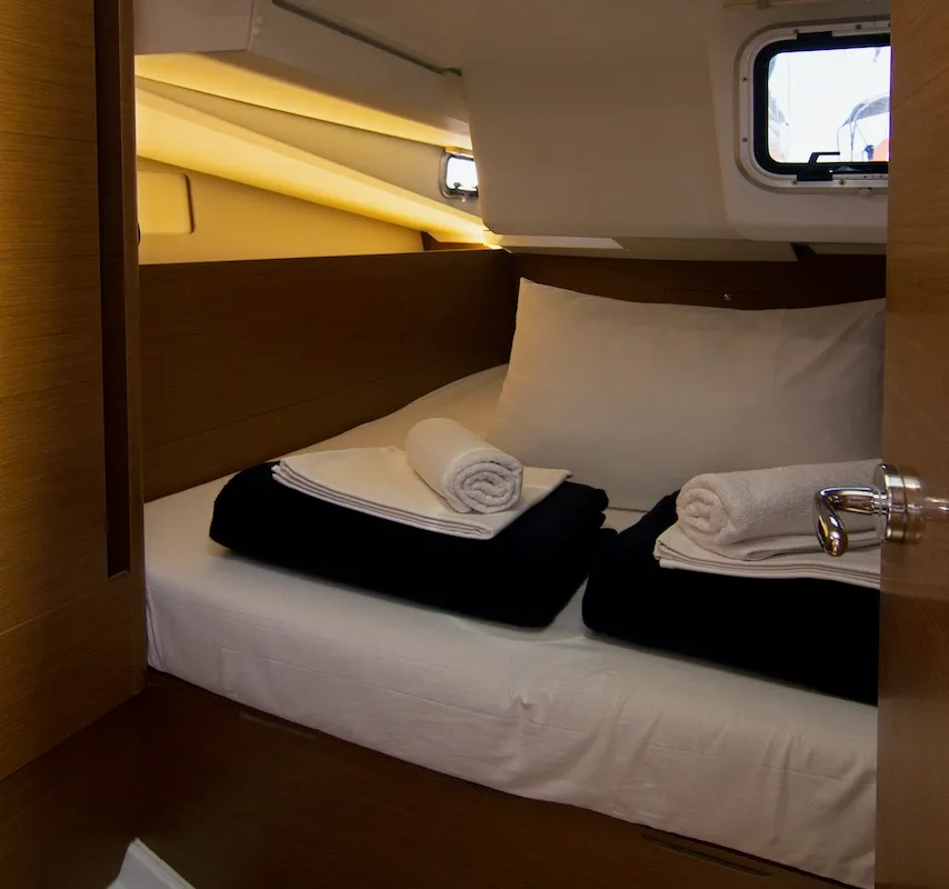 Cabin on Tanpopo, a Jeanneau Sun Odyssey 440 sailboat at Split, Croatia
